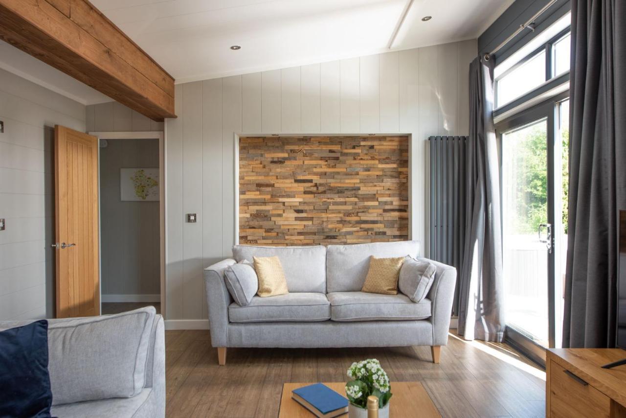 Primrose Lodge, 25 Roadford Lake Lodges Lifton Экстерьер фото