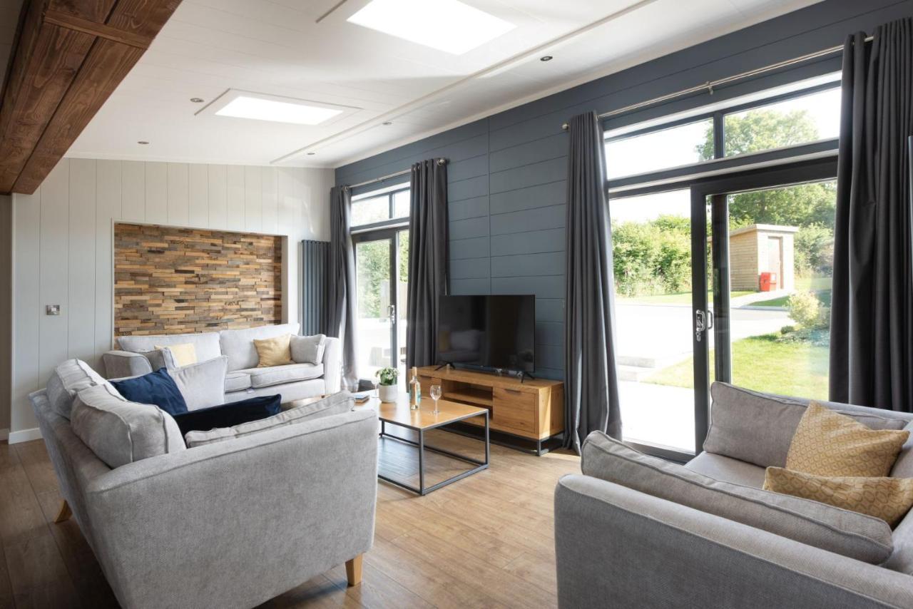 Primrose Lodge, 25 Roadford Lake Lodges Lifton Экстерьер фото