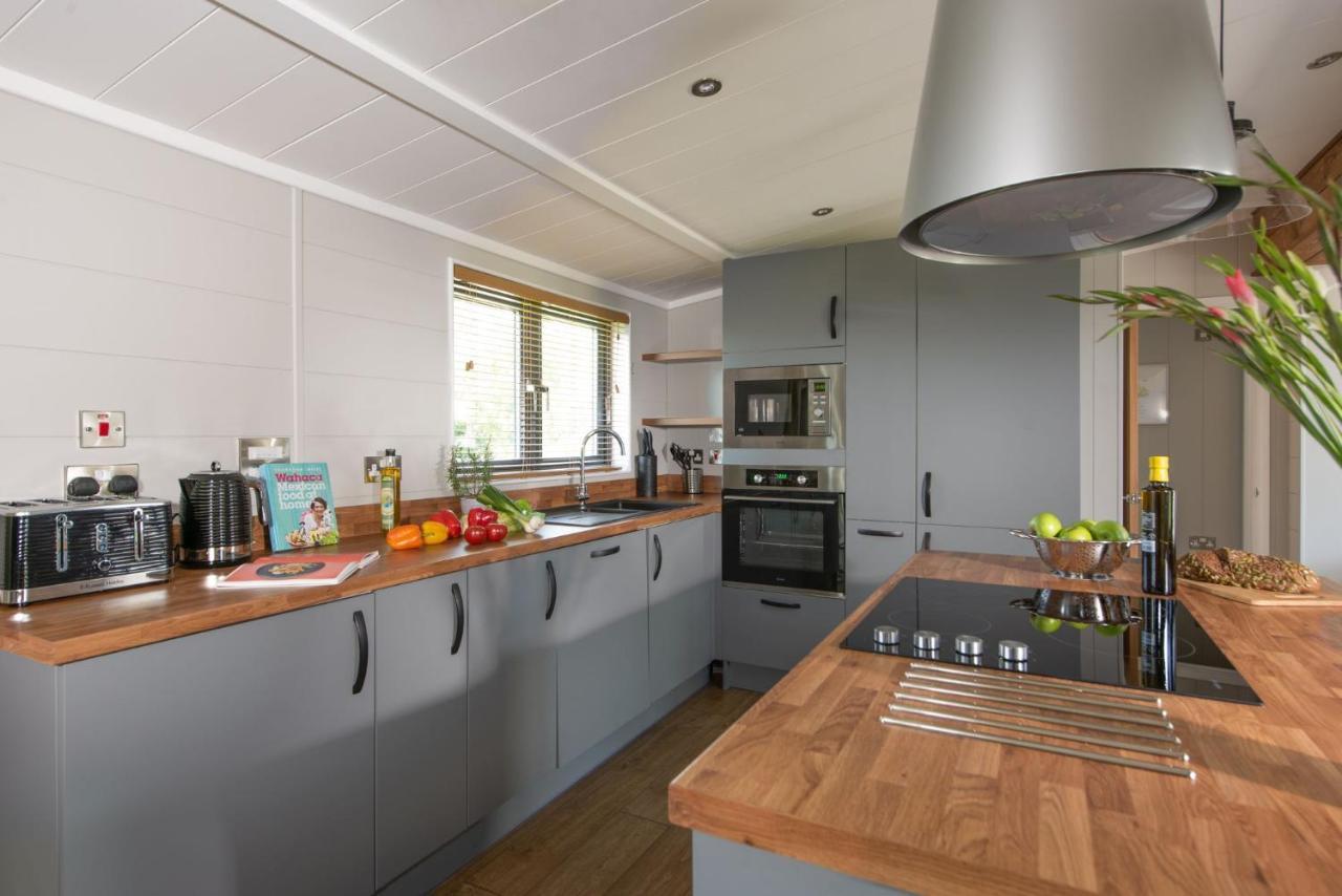 Primrose Lodge, 25 Roadford Lake Lodges Lifton Экстерьер фото